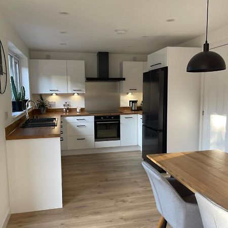 4 Bedrooms House With Garden Edinburgh Exterior photo